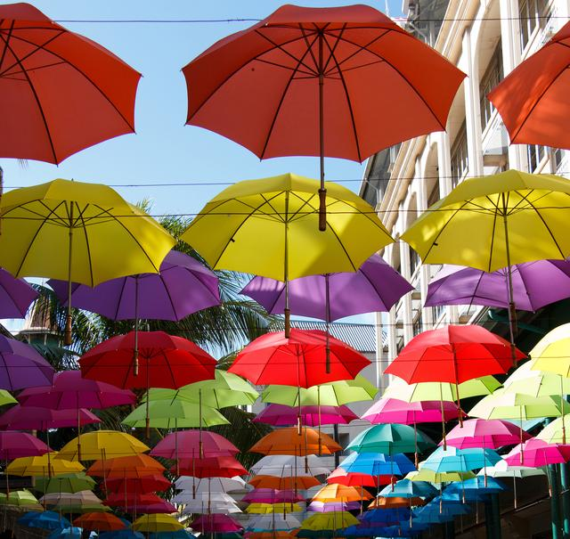 Представлення ​Sunny umbrella